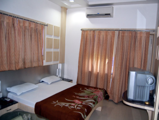 Hotel Meera Chittorgarh Buitenkant foto